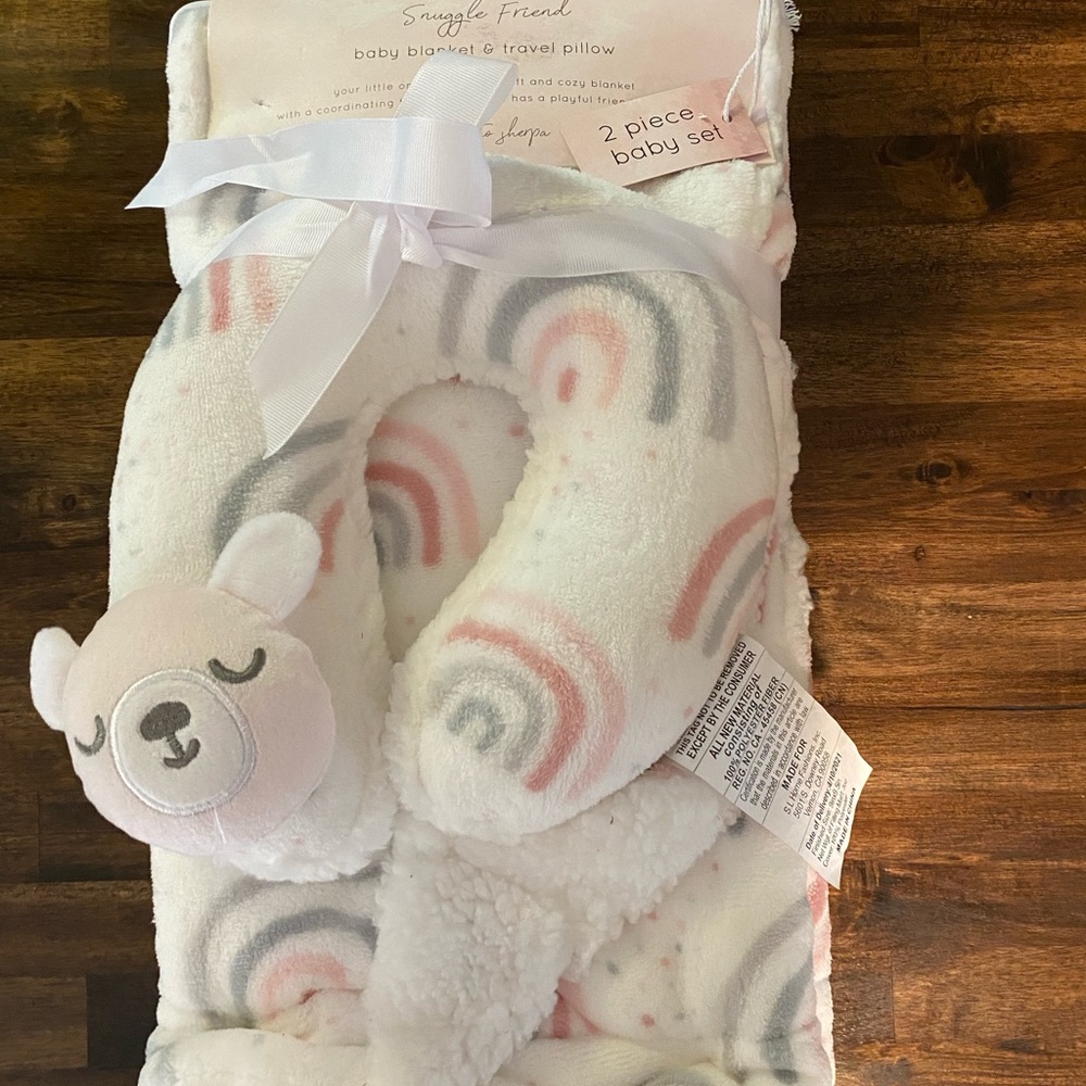 Blanket and travel pillow set